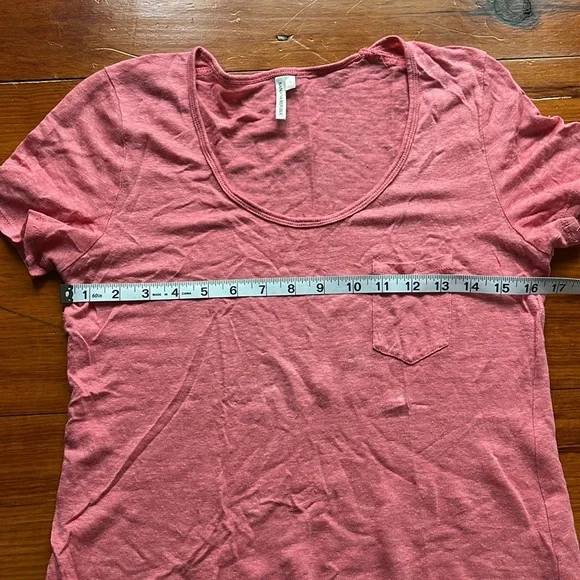 Banana Republic Linen Tee - Picture 4 of 7